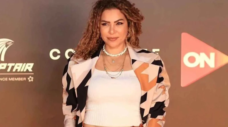 علمني الخلق والمبادئ.. آخر كلمات ألفت عمر عن والدها الراحل رحل والد الفنانة ألفت عمر، صباح اليوم، بعد صراع طويل مع المرض، وسط تأثر كبير من ألفت عمر لرحيله.ألفت عمر تطلب الدعاء لوال