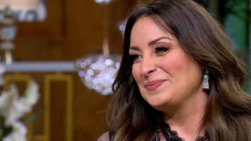 نيرمين الفقي ترصد مكافأة للعثور على شخص ارتكب جريمة افاق عربية - نشرت الفنانة نرمين الفقي، على حسابها الخاص بإنستغرام صورة لكلبة ترقد بجوار جثث أبنائها وهي تبكي بعد أن قام شخص مجهو