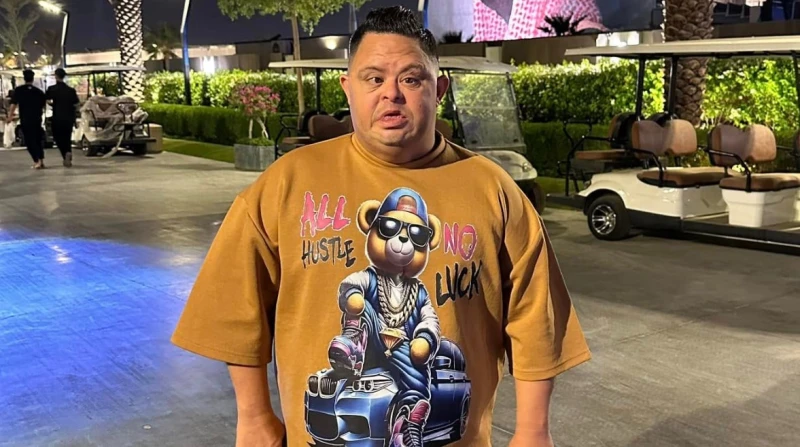 طريح الفراش ومبيتحسنش.. أسرة أمح الدولي تكشف تطورات خطيرة كشفت شقيقة مشجع النادي الأهلي الشهير أمح الدولي، تطورات حالته الصحية بعد تعرضه لكسر في العمود الفقري.وأوضحت شقيقة أمح الدو