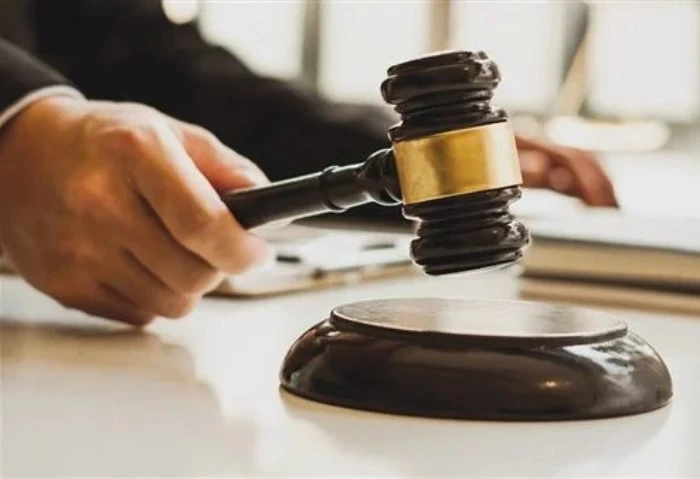 اليوم، أولى جلسات محاكمة عائلة بتهمة احتجاز طفلتهم والتسبب في وفاتها برشيد اليوم، تعقد محكمة جنايات دمنهور أولى جلساتها لمحاكمة والد الطفلة حبيبة الضاحي وزوجته وعمتها، على خلفية ات