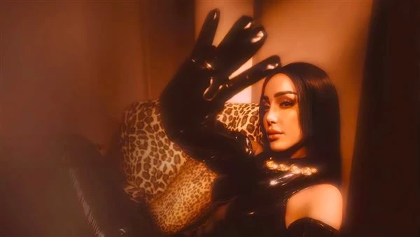 بسمة بوسيل تتجاوز 100 ألف مشاهدة بأغنيتها لأ ثواني بعد 24 ساعة على يوتيوب طرحت بسمة بوسيل أمس الجمعة أحدث أغانيها لأ ثواني، عبر قناتها على يوتيوب،