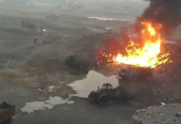 تجدد اشتعال النيران بخط مواسير البوتاجاز في الخانكة تجددت منذ قليل ألسنة اللهب في خط البوتاجاز الضغط العالي بمنطقة الخانكة، أثناء محاولة السيطرة على