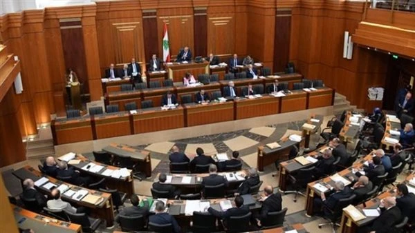 شتائم وسباب متبادل وألفاظ خارجة بين نواب في البرلمان اللبناني شهدت جلسة انتخاب رئيس لبنان، اليوم الخميس، شتائم وسباب متبادل وألفاظ خارجة بين نواب في