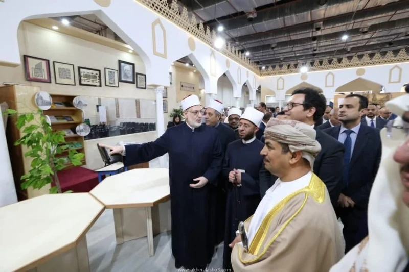 وكيل الأزهر يستقبل وزراء الثقافة والأوقاف والشئون النيابية ومفتي الجمهورية ووزير الإعلام العماني والسفير السعودي في جناح الأزهر بمعرض القاهرة للكتاب