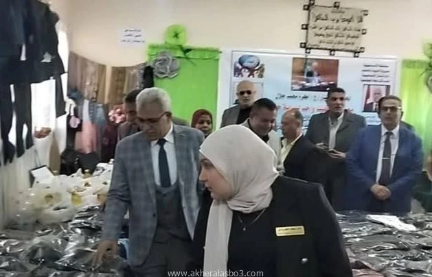 كتبت أمل عبد الرحيم افتتح الاستاذ ايمن موسي وكيل وزارة التربية والتعليم بالإسماعيلية، اليوم الأربعاء، معرض إدارة شمال التعليمية الخيري تحت شعار كلنا واحد ، والذي أقيم بمدرسة الشهيد
