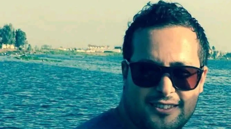 مصرع 3 أشخاص من أسرة واحدة في حادث سير بالغربية لقي 3 أشخاص من أسرة واحدة، مصرعهم بعد أن صدمتهم سيارة حال عبورهم الطريق الزراعي طنطا - القاهرة، بمحافظة الغربية.وتم نقلهم إلى مستشفى