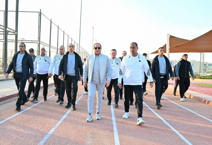 الرئيس السيسي: التطورات على حدودنا تستدعينا أن نكون في أعلى درجات الجاهزية أكد الرئيس عبد الفتاح السيسي، أن هناك تطورات كثيرة تحدث في المنطقة سواء