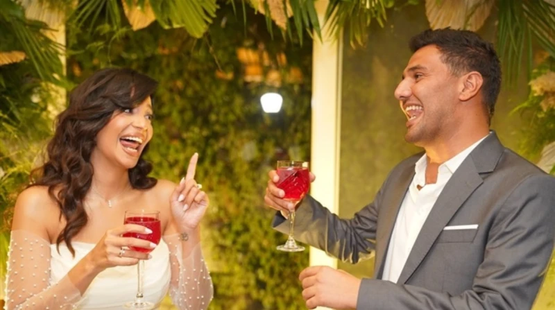 من غير إعلان.. انفصال مريم الجندي بعد عام من خطبتها انفصلت الفنانة الشابة مريم الجندي، ابنة الفنان الراحل محمود الجندي، عن خطيبها شادي وصفي، عضو فريق ديسكو مصر، إذ أعلن الثنائي خطب