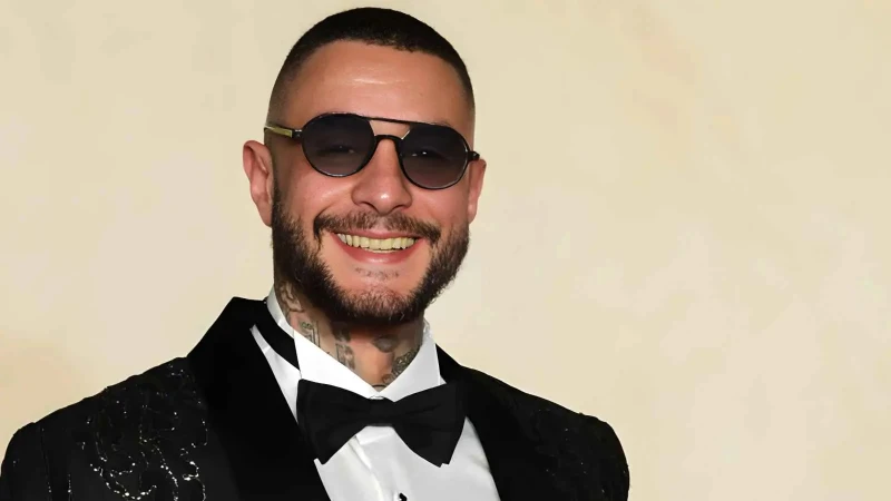 أحمد الفيشاوي يوجه نصيحة لجمهوره افاق عربية - شارك الفنان المصري أحمد الفيشاوي متابعيه بمقطع فيديو من كواليس فيلمه السابق السيستم، الذي جمع بين