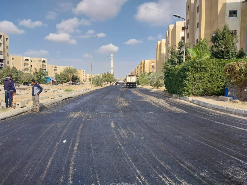 كتبت أمل عبد الرحيم في إطار توجيهات اللواء طيار أ.ح أكرم محمد جلال، محافظ الإسماعيلية، تواصل مديرية الطرق والنقل جهودها لتطوير البنية التحتية بمدينة