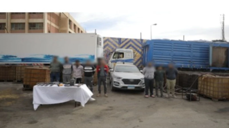 تطور جديد بقضية تشكيل عصابي سرق 3 طن مواد بترولية ألقت أجهزة الأمن بمديرية أمن القاهرة، القبض على باقي عناصر تشكيل عصابي سرق 3 أطنان من مواد بترولية