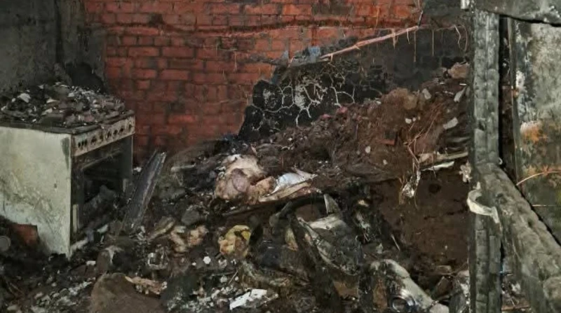 حياة كريمة تعيد بناء وتأهيل منزل بعد احتراقه في الغربية شهدت قرية برما التابعة لمركز ومدينة طنطا، بمحافظة الغربية، أمس الخميس، نشوب حريق هائل بأحد