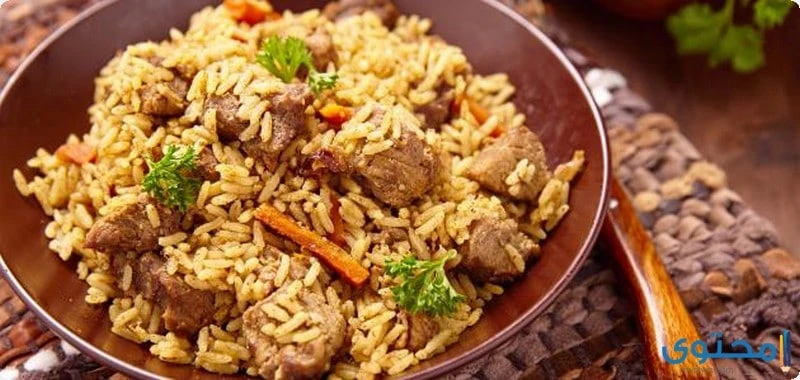 مقادير طريقة عمل أرز الكبسة باللحمةتشتهر دول الخليج العربي بإعداد أرز الكبسة، فهي من الأكلات اللذيذة والمغذية التي يعشقها الكثيرون، وانتشرت هذه الأكلة العربية بشكل كبير في المجتمع 