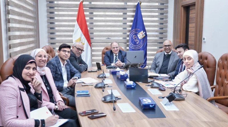 الغمراوي يبحث فرص دعم دخول الدواء المصري إلى السوق التركية عقد الدكتور علي الغمراوي، رئيس هيئة الدواء المصرية، اجتماعا افتراضيا مع السفير عمرو الحمامي، سفير جمهورية مصر العربية لدى