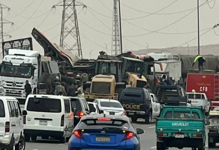 ارتفاع ضحايا حادث طريق الأوسطي بالمعصرة ل4 وفيات ارتفع ضحايا حادث انقلاب سيارات نقل وملاكي بالطريق الأوسطي، في منطقة المعصرة بمحافظة القاهرة، اليوم الأربعاء الموافق 15 يناير الجاري