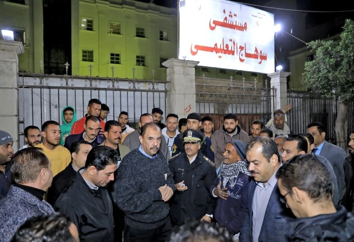 بتصميم حضاري، مواقع مقترحة لوضع عربات للمأكولات والمشروبات بكورنيش سوهاج تفقد اللواء دكتور عبد الفتاح سراج، محافظ سوهاج، عددا من المواقع المقترحة على امتداد الكورنيش الغربي أمام ال