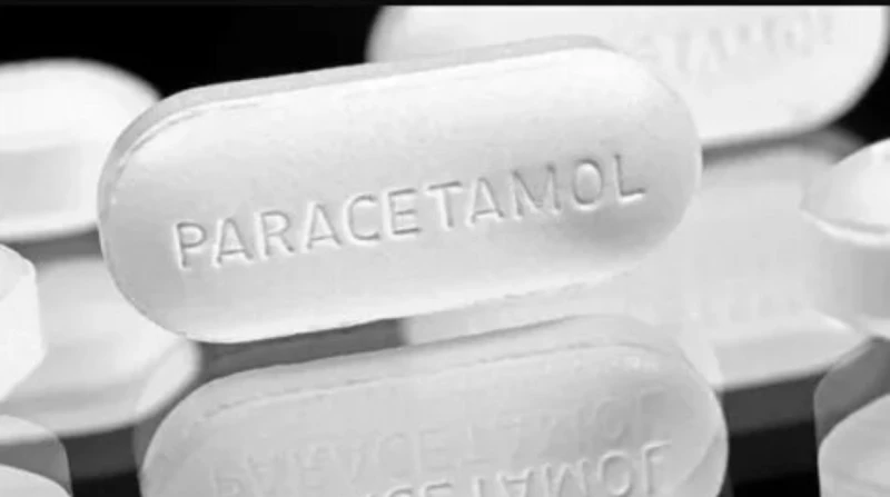 هيجمد قلبك.. تأثيرات الباراسيتامول لا تقف عند تسكين الألم يعتقد البعض أن الباراسيتامول مجرد مسكن شائع لتخفيف الألم وخفض الحرارة، لكن الدراسات الحديثة تشير إلى أن تأثير هذا الدواء ا