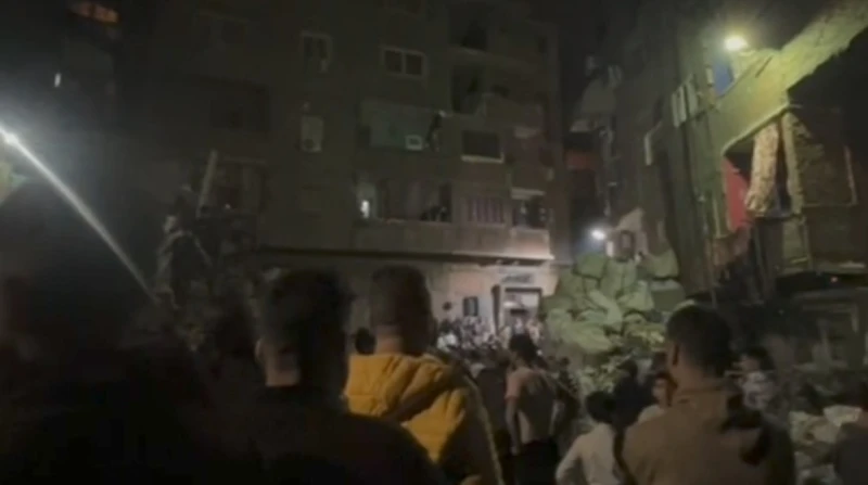 السكان قفزوا من الشبابيك.. شاهد يروي لحظات الرعب في حريق منشأة ناصر روى ميخائيل. ح، أحد شهود العيان على حريق منطقة دير القديس سمعان الخراز بزرايب منشأة ناصر، تفاصيل بداية اشتعال ال