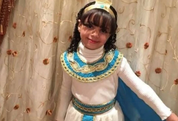 والد الطفلة ريناد: بنتي ليست مريضة نفسيا ولم تقرر إنهاء حياتها كشف والد الطفلة ريناد التي لقت مصرعها عقب سقوطها من شرفة منزلها بمحافظة الأسكندرية أنها نجلته المتوفية لا تعاني من أي