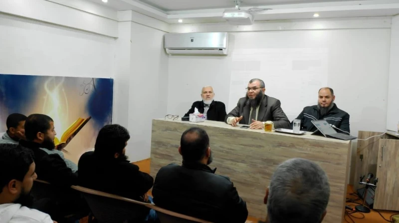 حزب النور: المأجورون يريدون استنساخ تجربة الصدام المسلح بمصر قال رئيس حزب النور، الدكتور محمد إبراهيم منصور، إن بعض السذج والمأجوريين يحاولون، نمذجة