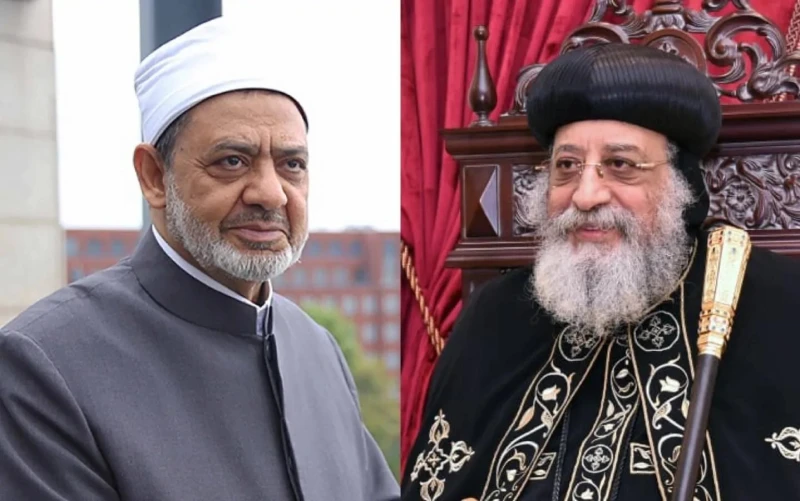 بالصور شيخ الأزهر يهنئ البابا تواضروس والأخوة المسيحين بمناسبة عيد الميلاد زار الإمام الأكبر الدكتور أحمد الطيب، شيخ الأزهر الشريف، اليوم السبت،