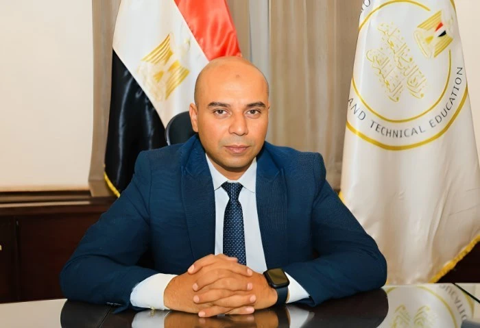 متحدث التربية والتعليم يكشف موعد تطبيق نظام البكالوريا قال شادي زلطة، المتحدث الرسمي لوزارة التربية والتعليم، إن طلاب الثانوية العامة يشعرون بضغط كبير من النظام الحالي ونظام البكال