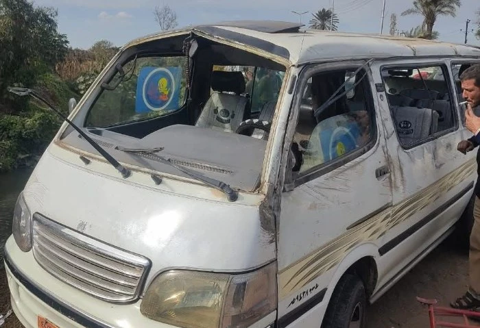 مصرع عامل زراعي في حادث تصادم بالعسيرات غرب سوهاج لقي عامل زراعي مصرعه وأصيب سائق في حادث تصادم بدائرة مركز العسيرات غرب محافظة سوهاج، وعلى الفور تم نقلهما إلى مستشفى المنشاة المرك