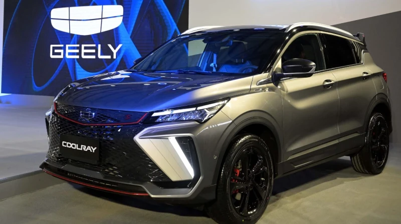 سيارة جيلي كول راي 2025 المجمعة محليا.. مواصفات وأسعار أعلنت شركة أوتوموبيليتي، طرح سيارة جيلي كول راي 2025 المجمعة محليا بمصر لأول مرة، بثلاث فئات، بضمان 6 سنوات أو 200 ألف كم. مو