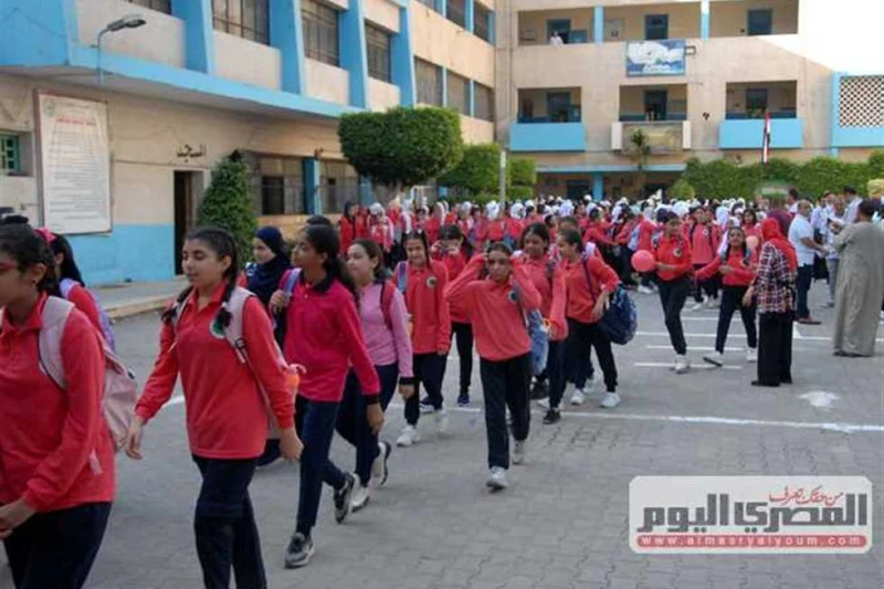 منع الهاتف المحمول ودخول أولياء الأمور.. بدء امتحانات الفصل الدراسي الأول لصفوف النقل تبدأ، اليوم السبت الموافق 11 يناير الجاري، امتحانات صفوف النقل