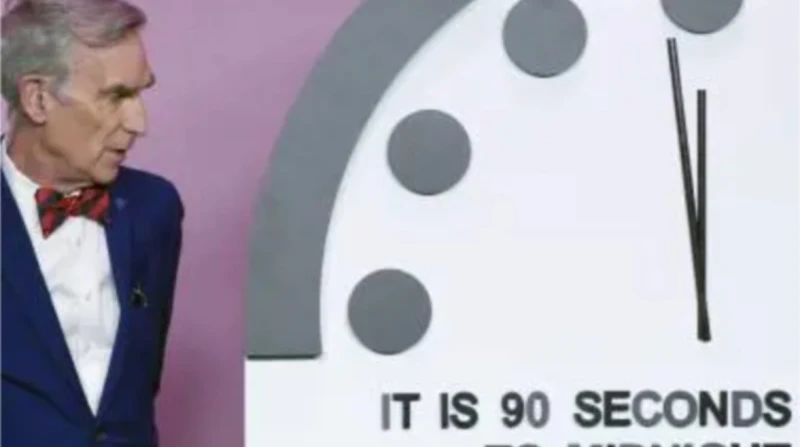 أقل بثانية من 2024.. عقارب ساعة يوم القيامة تلامس نهاية العالم ضبط العلماء، ساعة يوم القيامة، التي تشير مجازيا إلى نهاية العالم على كوكب الأرض، على