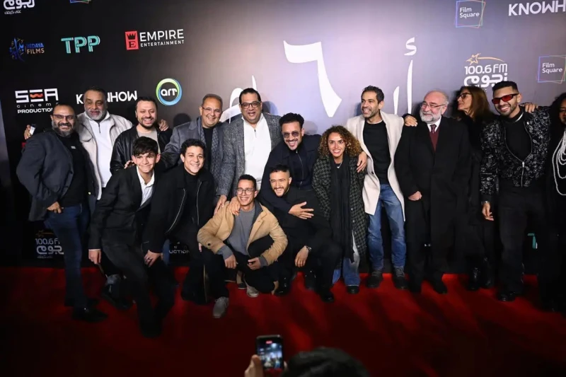 مالك و سماحة يتألقان في العرض الخاص لفيلم 6 أيام (صور) افاق عربية - شهد العرض الخاص لفيلم 6 أيام الذي أقيم، مساء اليوم الثلاثاء، في إحدى دور العرض