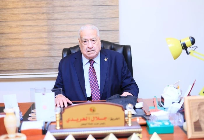 موعد ومكان عزاء الفريق جلال الهريدي مؤسس سلاح الصاعقة المصري أدى المشيعون صلاة الجنازة على جثمان الفريق جلال الهريدي مؤسس سلاح الصاعقة المصري ورئيس حزب حماة الوطن والذي وافته المني