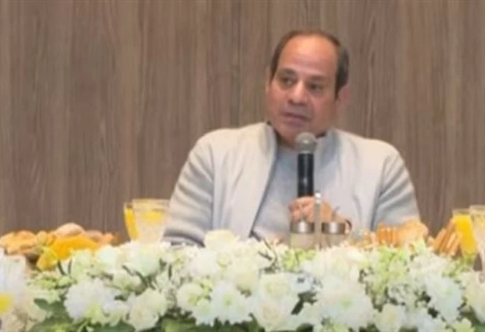 الرئيس السيسي: جهودنا لاحتواء الأزمة في غزة بدأت منذ 7 أكتوبر قال الرئيس عبد الفتاح السيسي، إن جهود الدولة المصرية لاحتواء الأزمة في غزة بدأت من