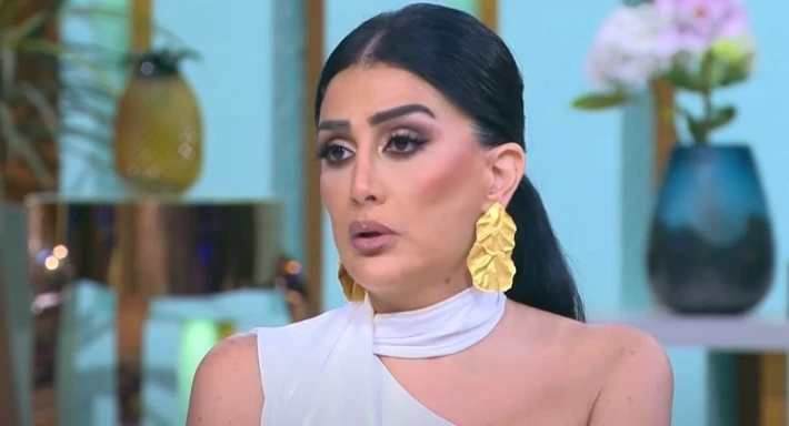 غادة عبد الرازق تواجه شبح مغادرة رمضان افاق عربية - لا تزال الفنانة غادة عبد الرازق تواجه الأزمات في مسلسلها الجديد شباب امرأة حيث تتوالى الانسحابات من المسلسل، في موقف غريب لم تعت