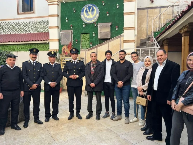 أ.د محمد رمضان عميد كلية العلوم جامعة بورسعيد يقود وفدا لقسم المناخ للتهنئة بعيد الشرطة المصرية73 بورسعيد متابعة السيد بكري قدم الاستاذ الدكتور محمد رمضان السيد عميد كلية العلوم جا