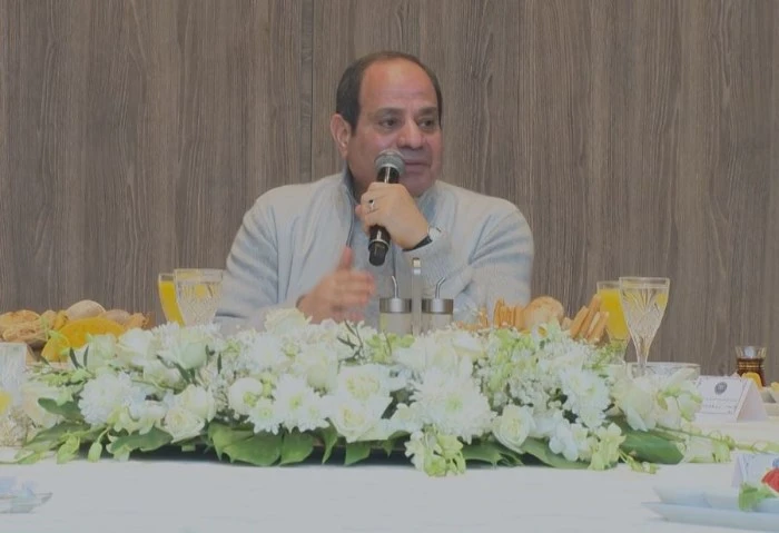 الرئيس السيسي: لدينا 5 آلاف شركة في جميع المجالات قال الرئيس عبد الفتاح السيسي، إنه من ضمن إيجابيات خطة الدولة الشاملة خلال ال 10 سنوات الماضية، أنه