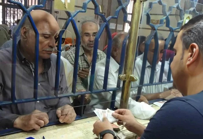 هيئة التأمينات تواصل صرف معاشات يناير 2025 بالزيادة الجديدة كشفت الهيئة القومية للتأمينات الاجتماعية، عن استئنافها اليوم الأحد الموافق 12 يناير