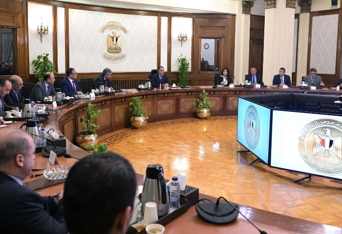 سيناريوهات افتتاح المتحف المصري الكبير ترأس الدكتور مصطفى مدبولي، رئيس مجلس الوزراء، اجتماعا، مساء اليوم؛ لاستعراض سيناريوهات احتفالية افتتاح المتحف المصري الكبير، وذلك بحضور كل من