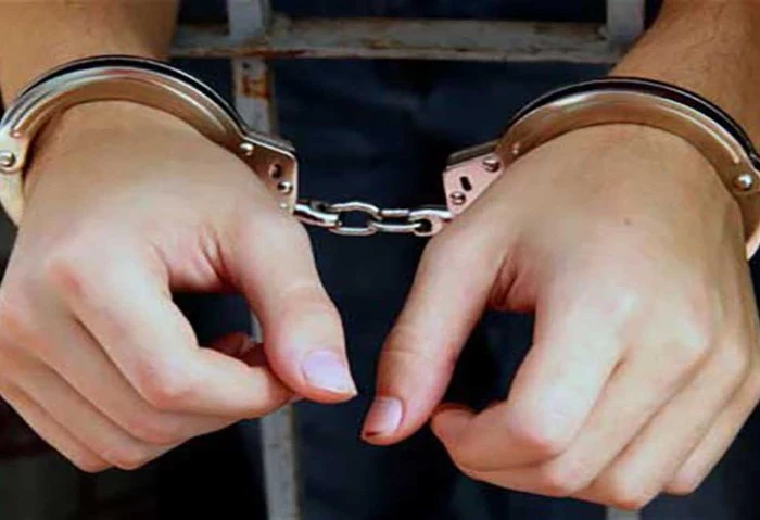 شاب يتخلص من حماه وحماته ويطعن زوجته بسبب خلافات بالدقهلية تخلص شاب من حياة والد زوجته ووالدتها بقرية المعصرة مركز ميت غمر بمحافظة الدقهلية وأصاب