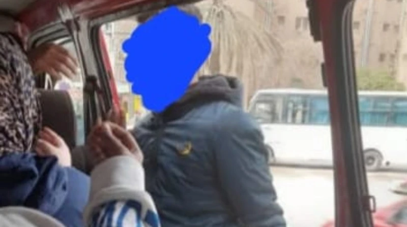 منشور يقود للقبض على سائق ضرب سيدة بمدينة نصر (صور) ألقت قوات الأمن بمديرية أمن القاهرة القبض على سائق اتهمه الركاب بالتحرش بالفتيات والتعدي بالضرب