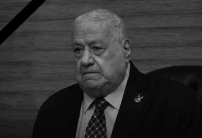 القيادة العامة للقوات المسلحة تنعى الفريق جلال الهريدي تنعى القيادة العامة للقوات المسلحة، الفريق جلال الهريدي، أحد مؤسسي سلاح الصاعقة المصرية ورئيس