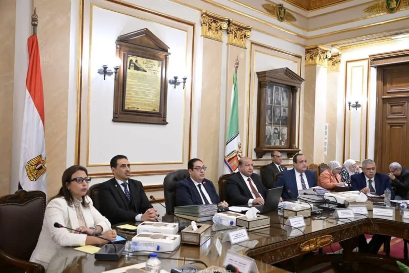 مجلس جامعة القاهرة يشيد بأداء الكليات ومعاهدها فى امتحانات الفصل الدراسي الأول ويؤكد سرعة انهاء أعمال التصحيح وإعلان النتائج كتب - محمود الهندي عقد مجلس جامعة القاهرة، اجتماعه الشه
