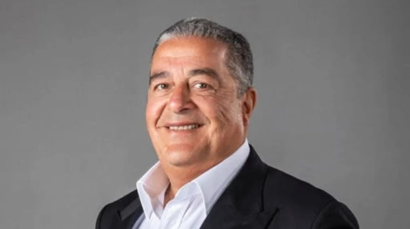 ضرب سوق العقارات.. ياسين منصور يتصدر الترند بإعلان خيالي تصدر اسم رجل الأعمال المصري ياسين منصور، منصات التواصل بعدما أعلنت مجموعة بالم هيلز