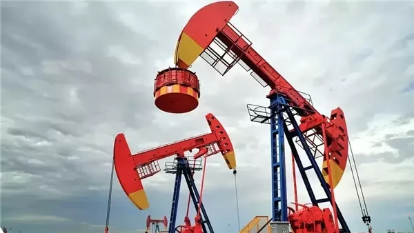 ارتفاع أسعار النفط خلال تعاملات اليوم الخميس سجلت أسعار النفط، ارتفاعا قليلا اليوم الخميس، وهو أول أيام التداول في 2025، حيث يراقب المستثمرون