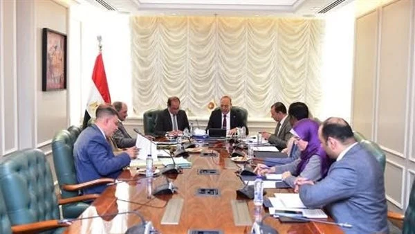 مصر.. وزيرا العمل والمالية يبحثان سبل تسهيل إجراءات تقديم الخدمات للعمالة غير المنتظمة بحث وزير العمل محمد جبران مع وزير المالية الدكتور أحمد كجوك سبل تسهيل الإجراءات الخاصة بتقديم