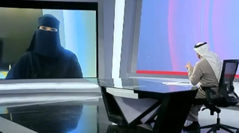 حمدية الرويلي.. رحلة نجاح استثنائية بين الأمومة والدكتوراه في قصة ملهمة تعكس قوة الإرادة، نجحت الدكتورة حمدية الرويلي، وهي أم ل19 طفلا، أكبرهم في ال23 من عمره، في تحقيق إنجازات أكا