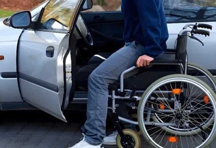 4 ضوابط جديدة للإفراج عن سيارات المعاقين في الموانئ ( تفاصيل) كشف شريف الكيلاني، نائب وزير المالية والمشرف على مصلحة الجمارك، ضوابط الإفراج عن سيارات المعاقين في ضوء التكليفات الصا