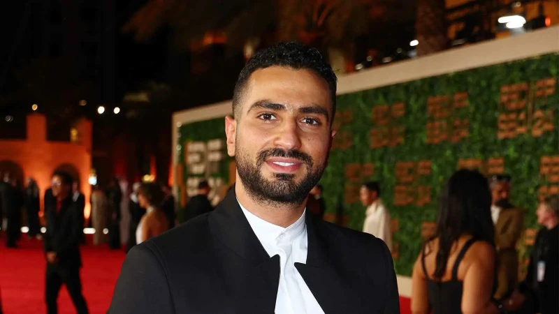 محمد الشرنوبي يشوق الجمهور لأغنيته الجديدة افاق عربية - أعلن الفنان محمد الشرنوبي عن إطلاق أغنيته الجديدة بعنوان مش كتير، والتي من المقرر أن تطرح