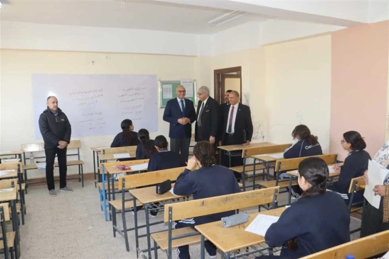 إحالة ملاحظ للتحقيق في واقعة تصوير ورقة أسئلة الإنجليزي للشهادة الإعدادية بالقليوبية قررت مديرية التربية والتعليم بالقليوبية، إجراء تحقيق عاجل بشأن