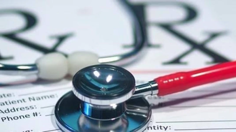 كيف تحصل على تشخيص دقيق لحالتك الصحية؟ كشفت وزارة الصحة والسكان، في منشور توعوي لها، عبر الصفحة الرسمية علي فيسبوك، عن كيفية حصول المواطن على تشخيص دقيق لحالته الصحية.التاريخ الطبي